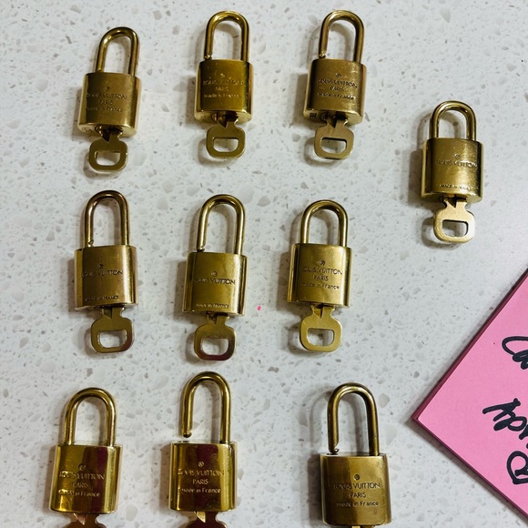 Authentic louis vuitton brass lockset - Picture 4 of 4